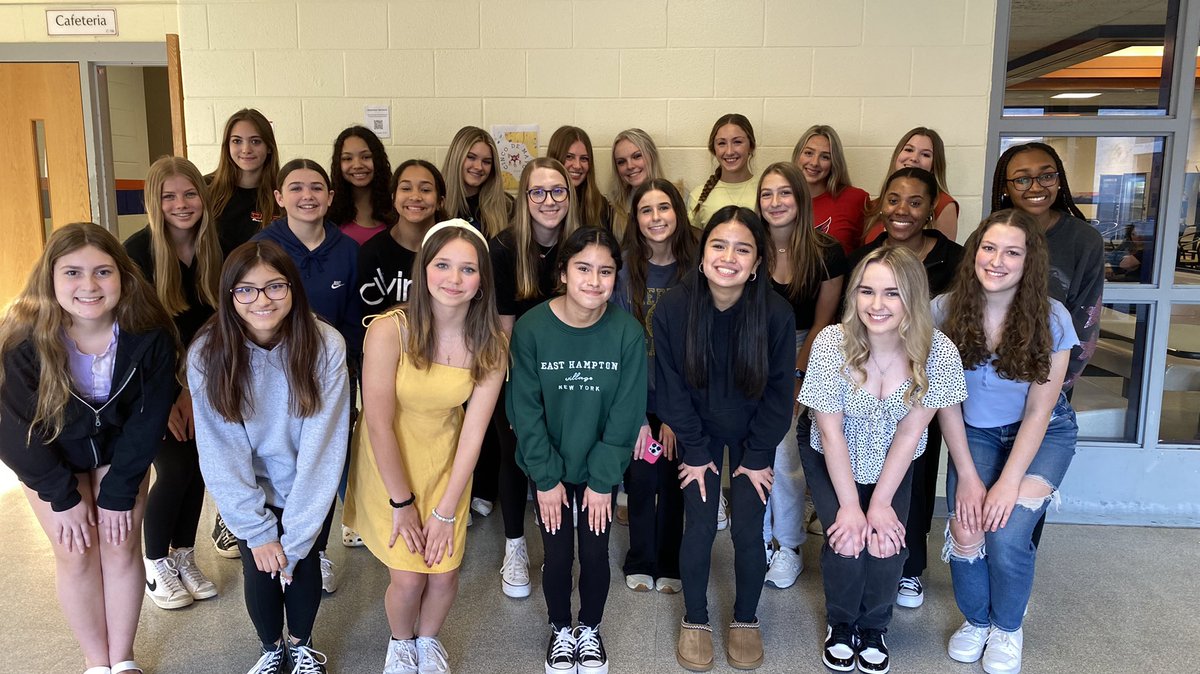 New Team Meeting ✔️
So excited to get to work with these dancers!
