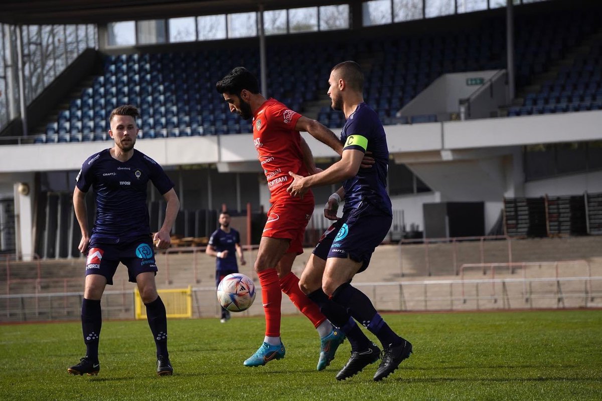 FootAfghanFR's tweet photo. 🇸🇪 | L’#Ariana de Norlla #Amiri, Jabar #Sharza et Saber #Azizi s’est incliné 1-0 face à #Vänersborgs ! https://t.co/d5iGZ1DXgV