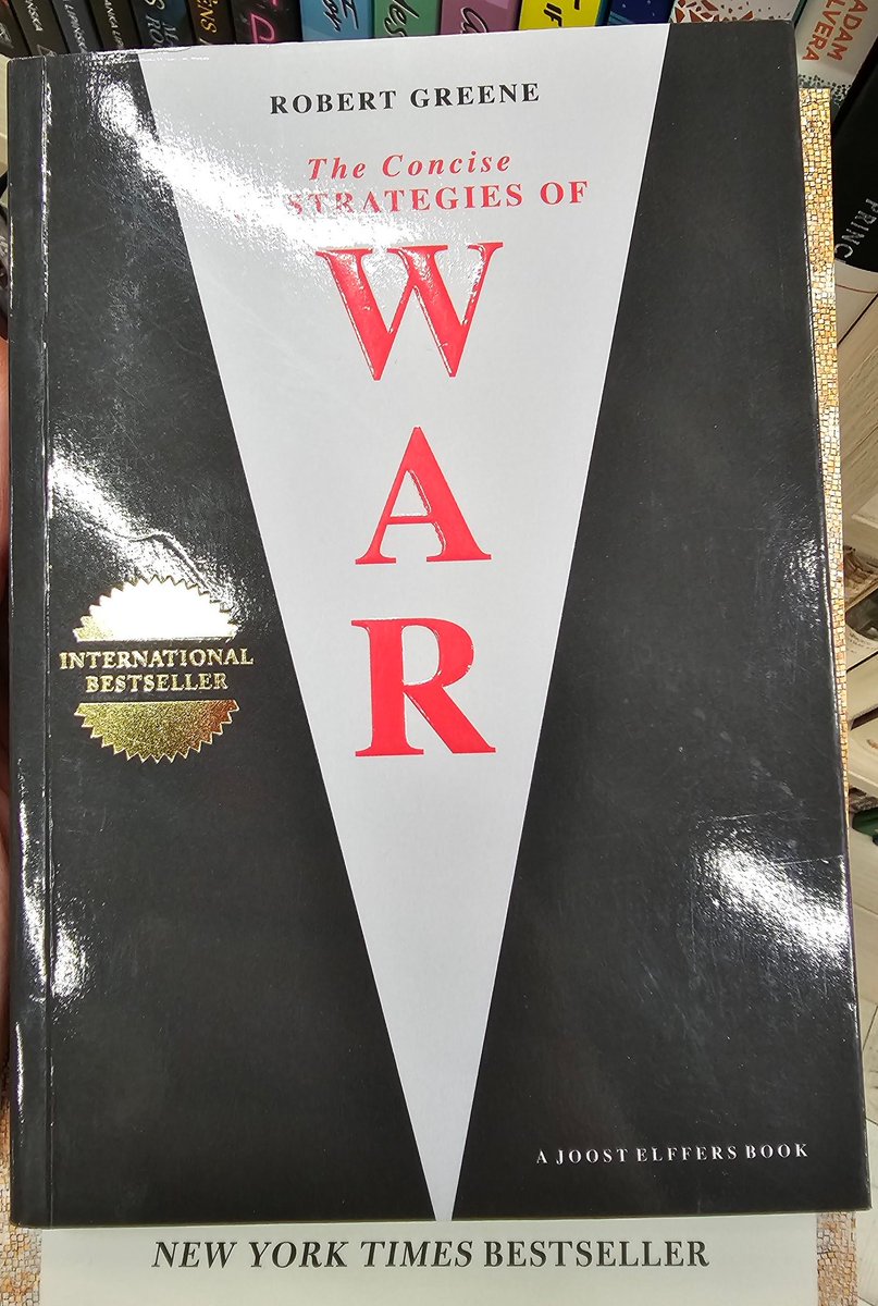 Білий лев tweet media