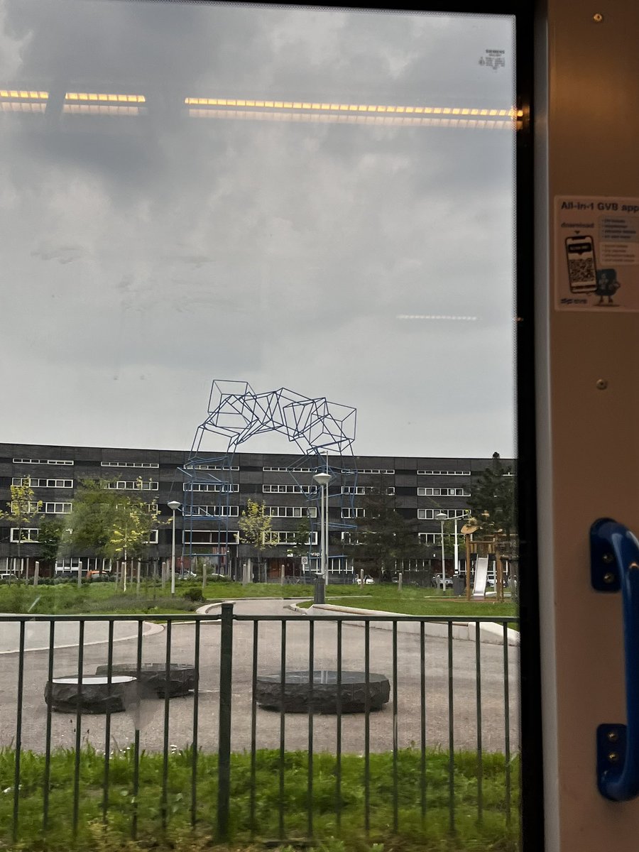 itsjamieex's tweet photo. @StorrorParkour, little challenge for you in Amsterdam 🤔 https://t.co/ZvU8YJqDG1