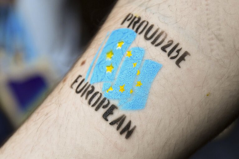 jduch's tweet photo. Thousands of citizens today exercised their right to visit the European Parliament, the home of European democracy, in Brussels. A good opportunity to learn more about its work one year before the elections. Many thanks to all colleagues involved in a very efficient organization. https://t.co/NHcUAx5jN6