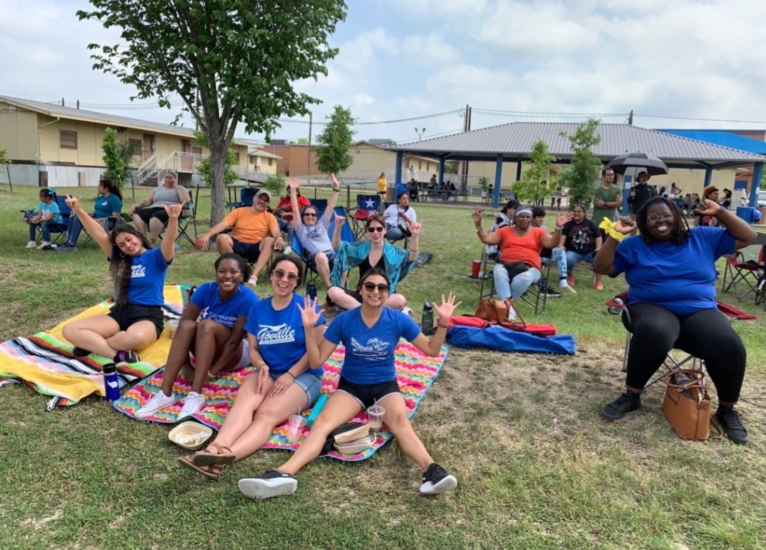 #Fútbolislife Thank you @ACEatx and Govalle staff Mrs McKinney, Mr Angel and Coach De la Cruz for making this dream come true for our kids! Thanks @JHoustonElem for hosting! @MMSEagles @PawsUp_Sports check out futuro!