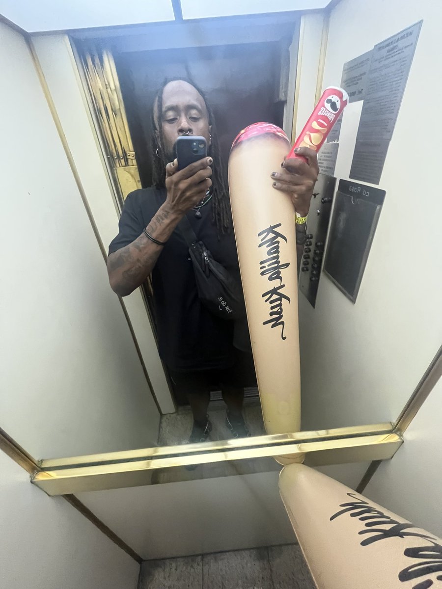 curtir o <a href="/wizkhalifa/">Wiz Khalifa</a> do palco e ainda por cima sem acesso aos brancas/brancos blogueiros cariocas, não tem preço! Thank You <a href="/DJBonics/">DJ BONICS</a> .. 
🙏🏿👨🏾‍🦳