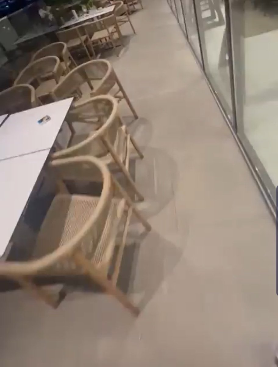 Yo la verdad no puedo creer que esto sucedió en verdad en ese Club reconocido de alta alcurnia. Cuando tienes plata parece que te da super poderes. Y LA 🧀 🥴😵😳