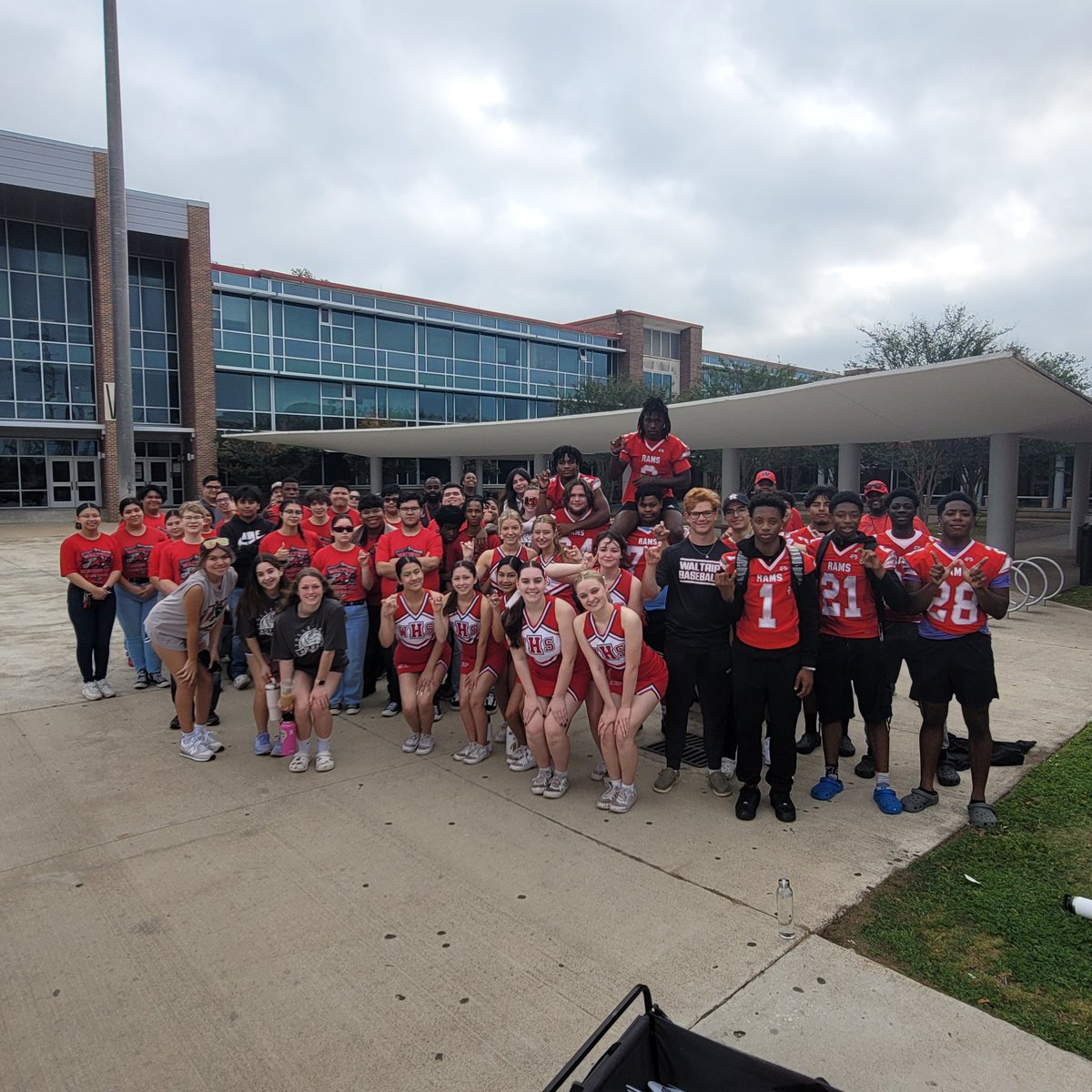 rhonore36's tweet image. Let&apos;s spread the word about Waltrip Summer Ram Camps! All age groups! Band, Cheer, Football, Softball,Basketball, Volleyball, Soccer, &amp;amp;Wrestling! #CommunityWalk @WaltripAthleti1 @WaltripRam @WaltripHSFB @garden_hisd @OakForestES @Sinclair_ES @DurhamES @LStevensES @Panther_Proud