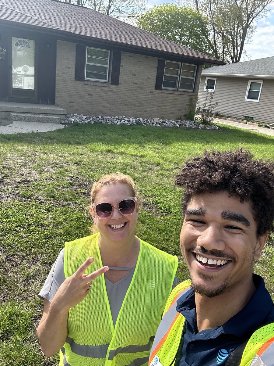 Powerhouse is out in the streets getting it done this weekend
#werunfiber
 💪🏿👊🏿💪🏿
@BrandonCookeRSM @WolfpackGLM <a href="/TheoAlexander11/">Theo Alexander</a> <a href="/KatePerson2/">Kate Person</a> <a href="/MommaTmagic/">Theresa Akans</a>