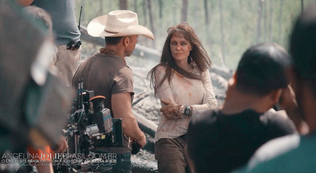 Toastiewiththe's tweet photo. #AngelinaJolie #TWWMD #onset
AngelinaJolieBrasil
on set of Those Who Wish Me Dead 2021 https://t.co/TT2Uc3Lr29