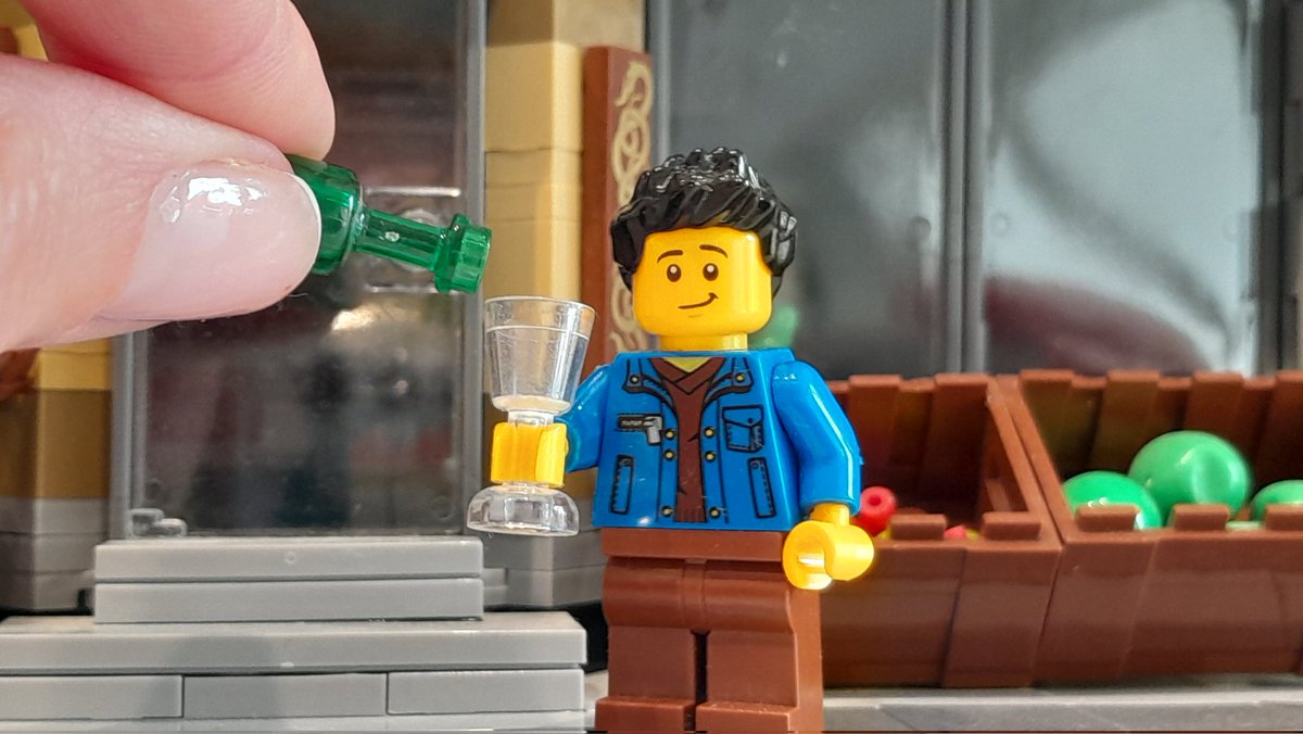 Happy Birthday to @drinkwithrob . Have a wonderful day!
@bringbacksliders #bricksliders