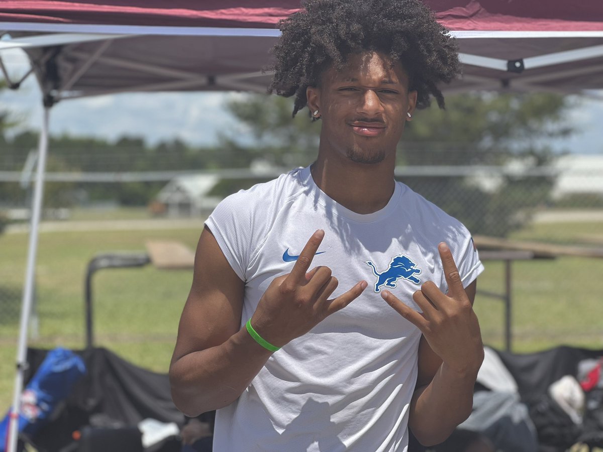 We’re going to state!!!💙💙
Shaihi Brown is going in the high jump. Congratulations 🎉🎉