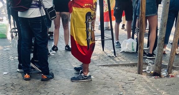 joanmv79's tweet photo. Aguiluchos y gritos de Sieg Heil, eso no molesta como un cartel publicitario... https://t.co/9tmGToKvDj