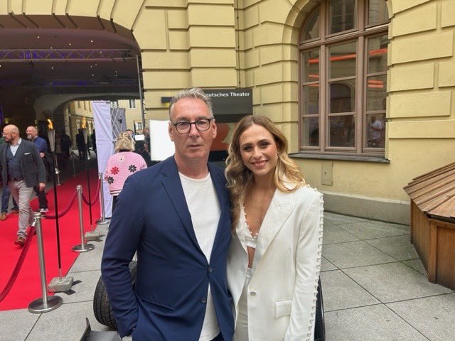 medienboard's tweet photo. Heute Weltpremiere #RACEGIRL- Das Comeback der Sophia Flörsch! #mbbgefördert
 @beetz_christian @SophiaFloersch @rtl2 @RTLplus @dokfest https://t.co/s8io9rOmOW