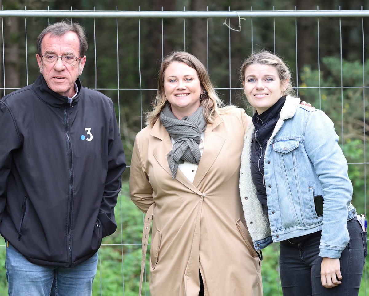 Ca n'est peut-être pas grand chose pour vous, mais on était deux femmes aujourd'hui à commenter le #GPMorbihan féminin, puis masculin. Pour nous, ça voulait dire beaucoup ! Merci <a href="/france3Bretagne/">France 3 Bretagne</a> de nous avoir fait confiance, et pour votre bienveillance 🙏

@Marion_Herault 😍