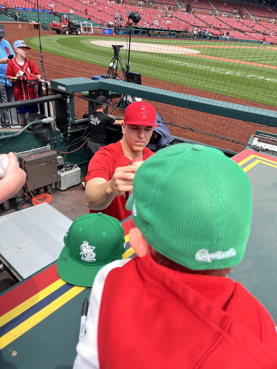 RexGray80's tweet image. ⁦@Cardinals⁩ ⁦@_RHelsley⁩ bobble head day.  Carter was lucky enough to have him sign it today!  Thanks ⁦@_RHelsley⁩