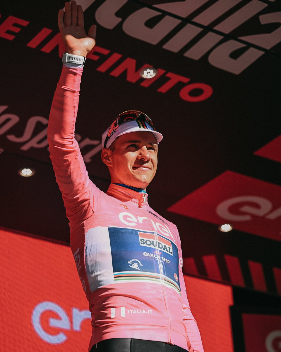 EvenepoelRemco's tweet photo. Maglia Rosa!!! 💗🇮🇹

Gave everything today to take the TT victory against a very strong competition. 🏆🔥

Super excited to be starting in pink tomorrow! 🙏🏻 https://t.co/BxsrNrvVM1