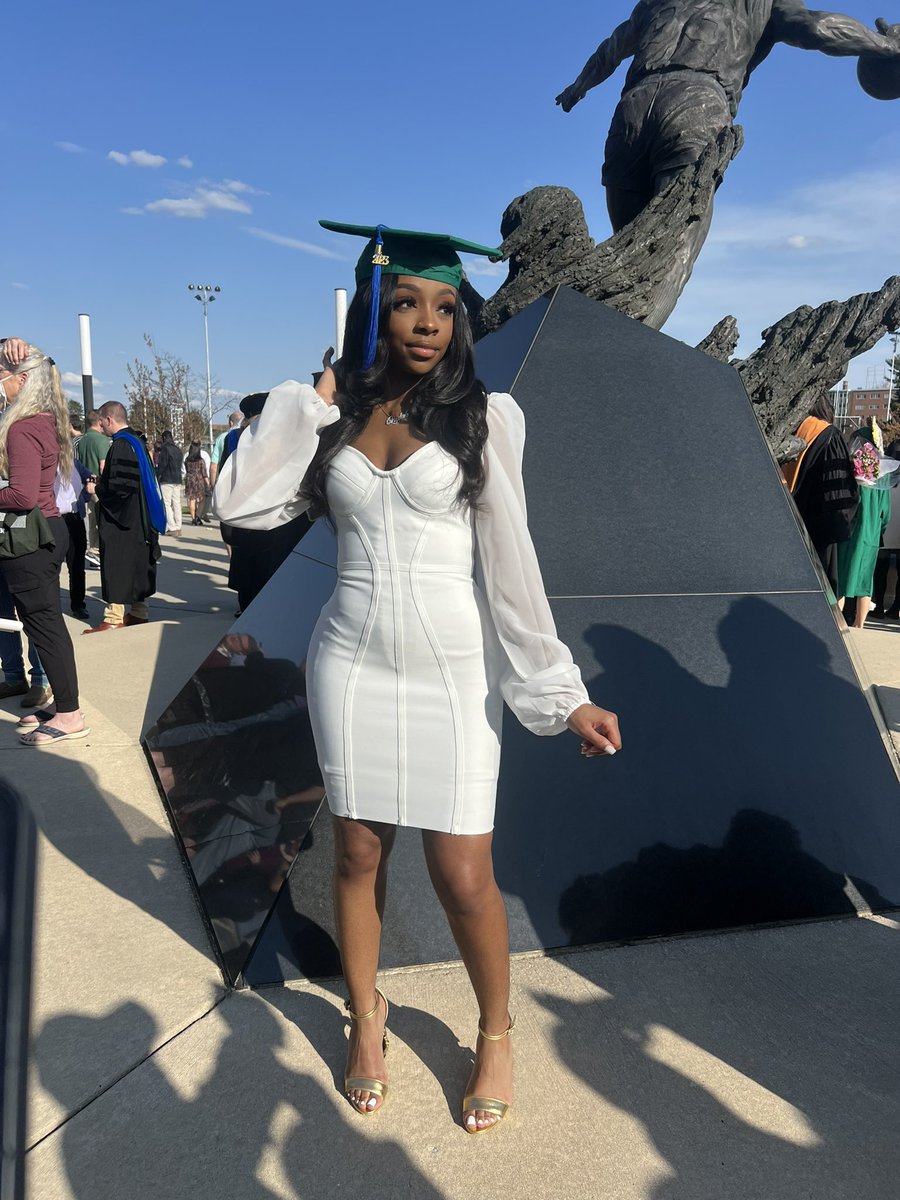 _TheyLoveO's tweet photo. The Graduate 😍👩🏽‍🎓 https://t.co/UTsN6d7hIE