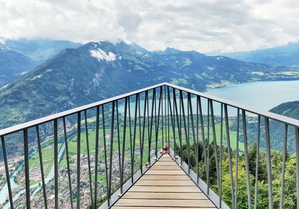 traveldiv's tweet photo. 🇨🇭  لو مسافر الى سويسرا هنا تجد افضل 4 مسارات تشمل سويسرا و المانيا و فرنسا
👇🏼
https://t.co/xT0El5IjV8
👆🏼 https://t.co/bUdsVt7tga