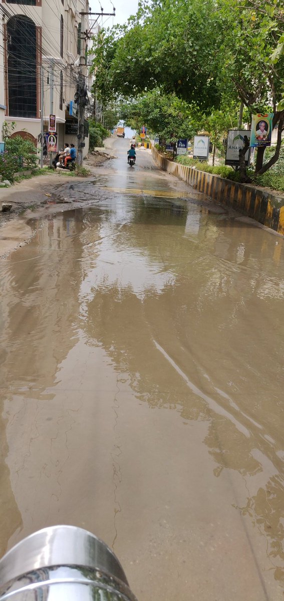 darshndj's tweet photo. @ManikondaMc Can you please help fix this sewage water leakage, this has been happening since a week and it's smelling soo bad now.

Address: Tirumala Hills, Golden temple adjacent road which connects to alkapuri township. https://t.co/TLCKptOGLW