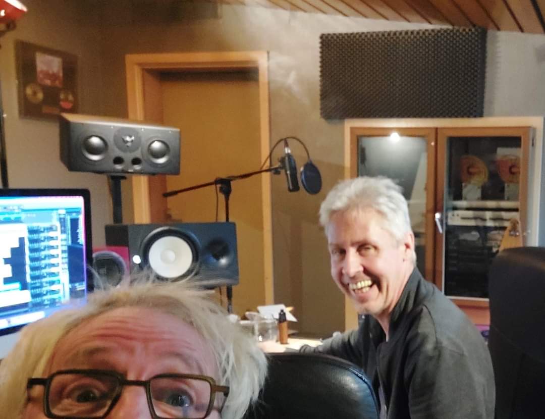 RealLordsOfAcid's tweet image. Peekaboo! We're in the studio working on new songs for you 😄 

#LOA7 #PragaKhan #OliverAdams #TheImmortals