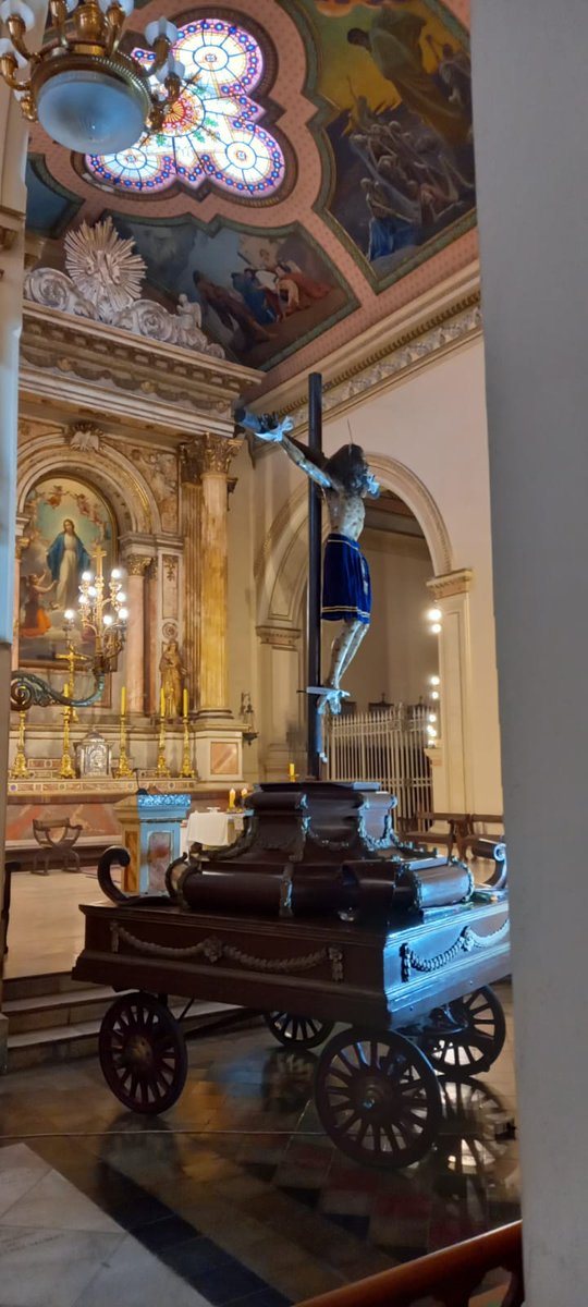 Ya lo sacaron de su sitio oficial al Cristo de Mayo. Preparándolo para salir. <a href="/cristodemayo/">Cristo de Mayo</a>