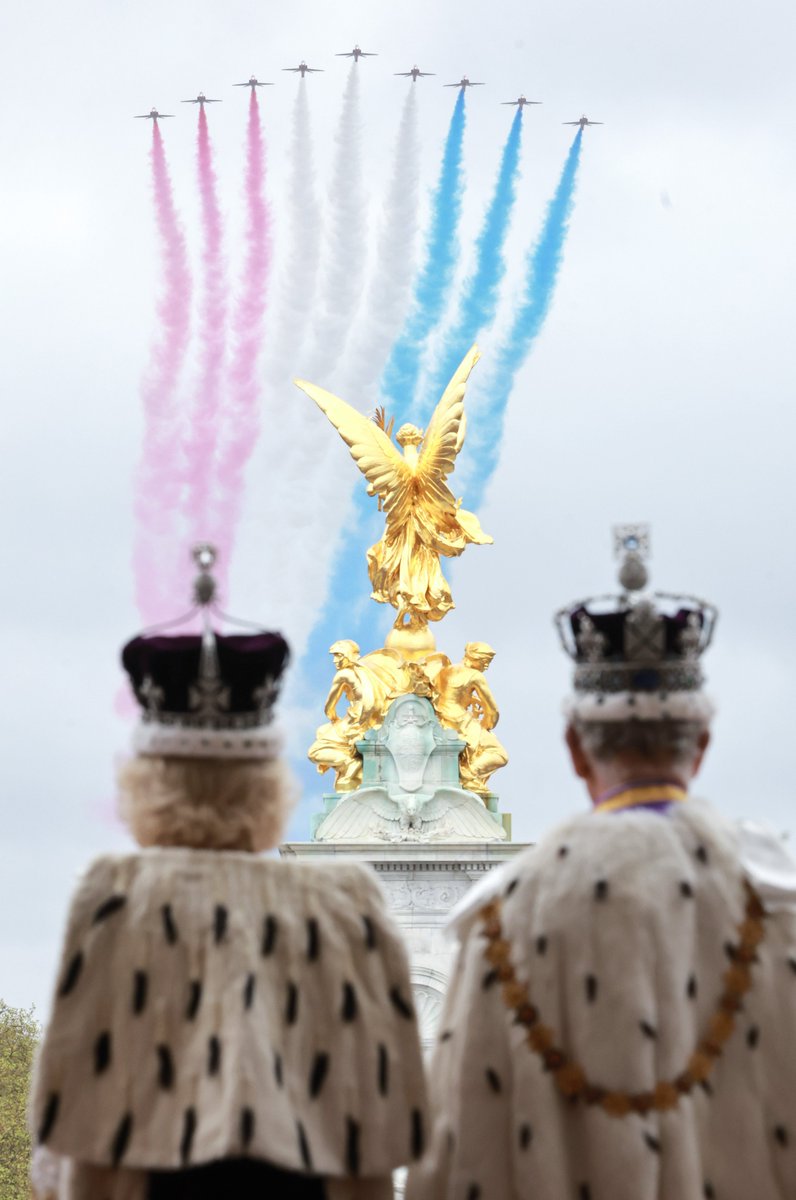 Coronation2023's tweet image. The King and Queen's view - a wonderful official image just released of the #Coronation showing Their Majesties watching the flypast at Buckingham Palace

Photo by Chris Jackson/ Getty Images