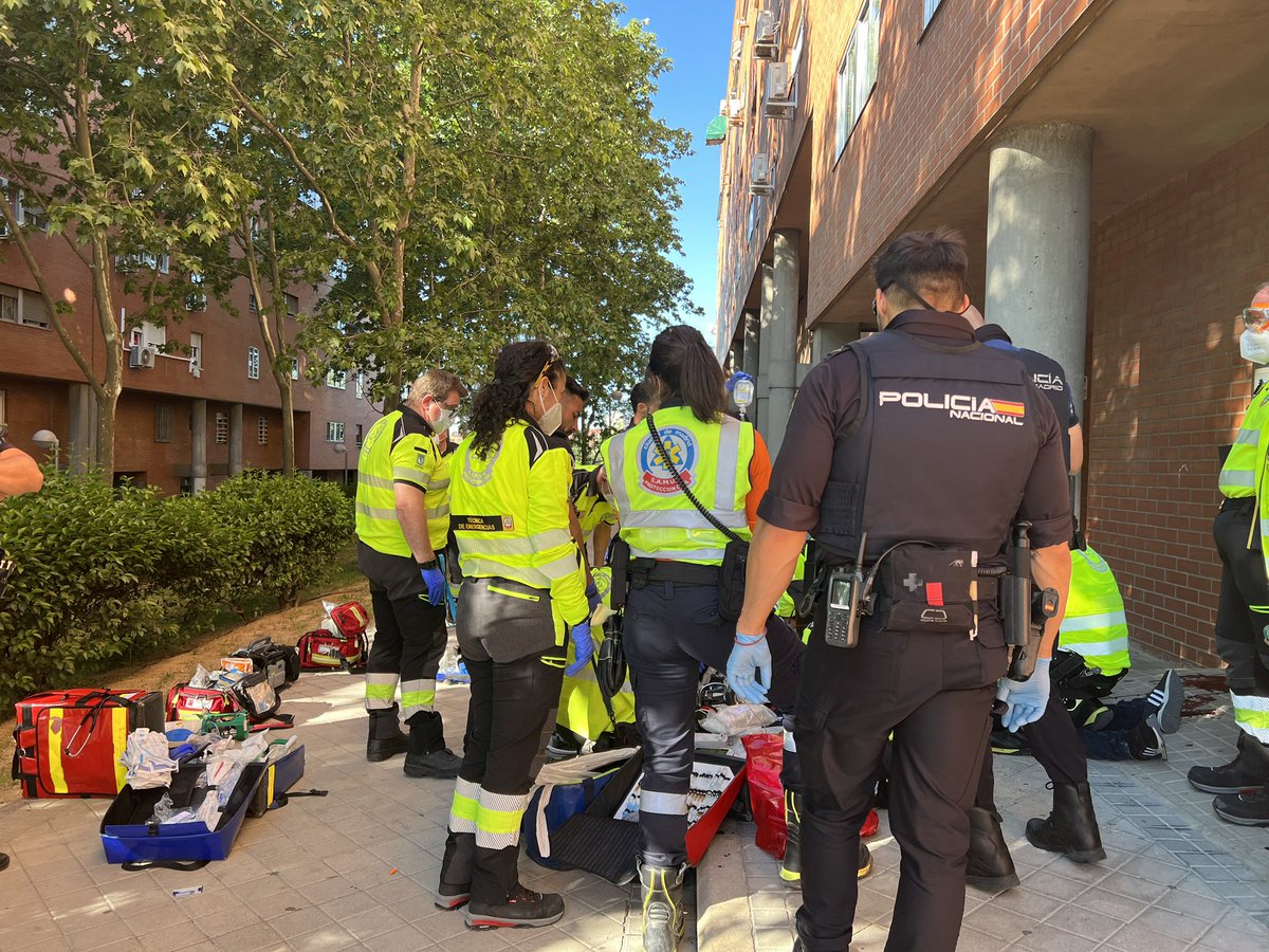 #ULTIMAHORA
Muere un hombre de 52 años apuñalado en Vallecas telemd.es/elf5w