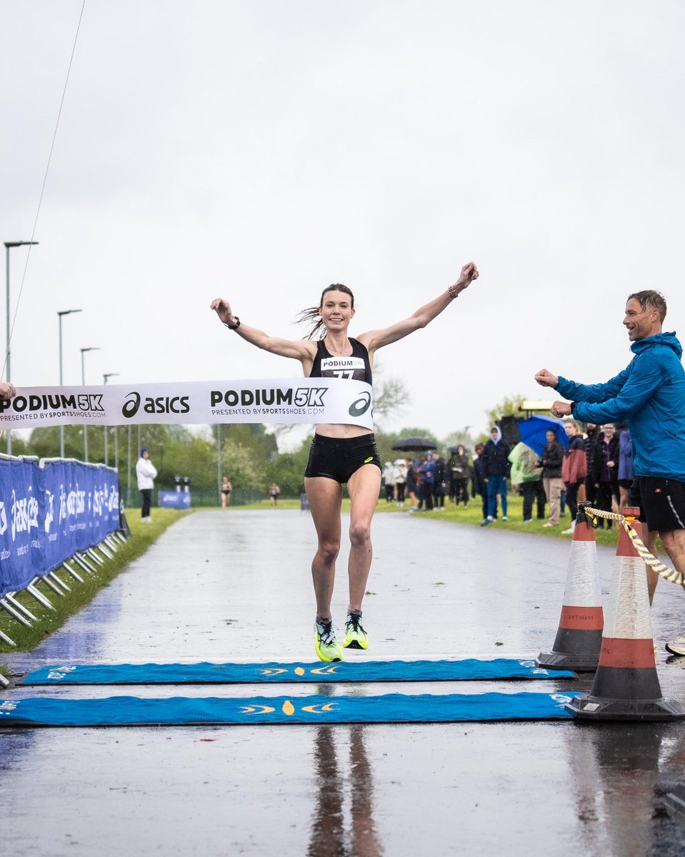 podium5k's tweet image. Stunning run by the Queen of Lincoln Abbie Donnelly winning the Asics 5k in 15:25. 

1 - Abbie Donnelly 
2 - Georgie Grgec 
3 - Hannah Irwin