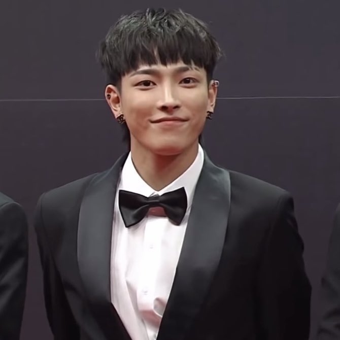 rowan 🎸 (@matzcats) on Twitter photo 