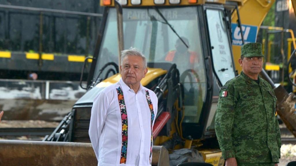 Síntesis de la Cuenta Pública 2022. 

📉Austeridad en salud y seguridad pública. 

📈Abundancia para el Ejército, Tren Maya y Dos Bocas.

¿Y dicen que el INAI nos sale caro?

🧵