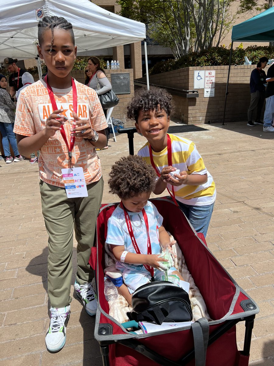 WooHoo Slime Booth for the win!!  <a href="/CajonValleyUSD/">CajonValleyUSD</a> <a href="/TEDxKidsElCajon/">@tedxkidselcajon</a>