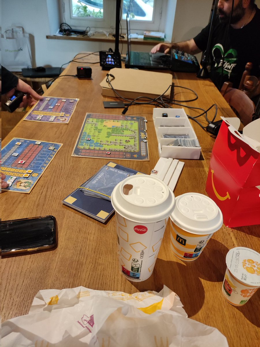 On est pas loin d'être proche d'être prêt pour le stream du jeu de plateau de jeu vidéal de jeu de rôle japonisant. 

Soyez curieux

" Boken "

🧙‍♂️ twitch.tv/gamingpalois

<a href="/FredZolf/">Sparadrap</a> 😉