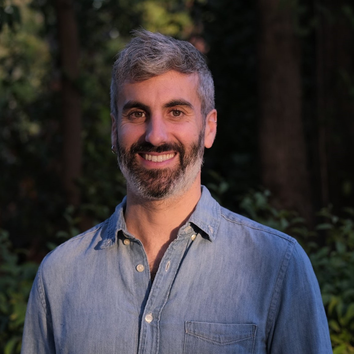 cpeg2023vilnius's tweet photo. 📢We  are happy to announce our 2nd workshop presenter - Dr Haris Saslis @Haris_SL 🥳a biologist with a passion for botany. During his years in  academia, he did research in macroevolution and medicinal plants @TransmitScience #Science #workshop #Lithuania @CPEGBerlin #Biology https://t.co/pNYMIFch6f