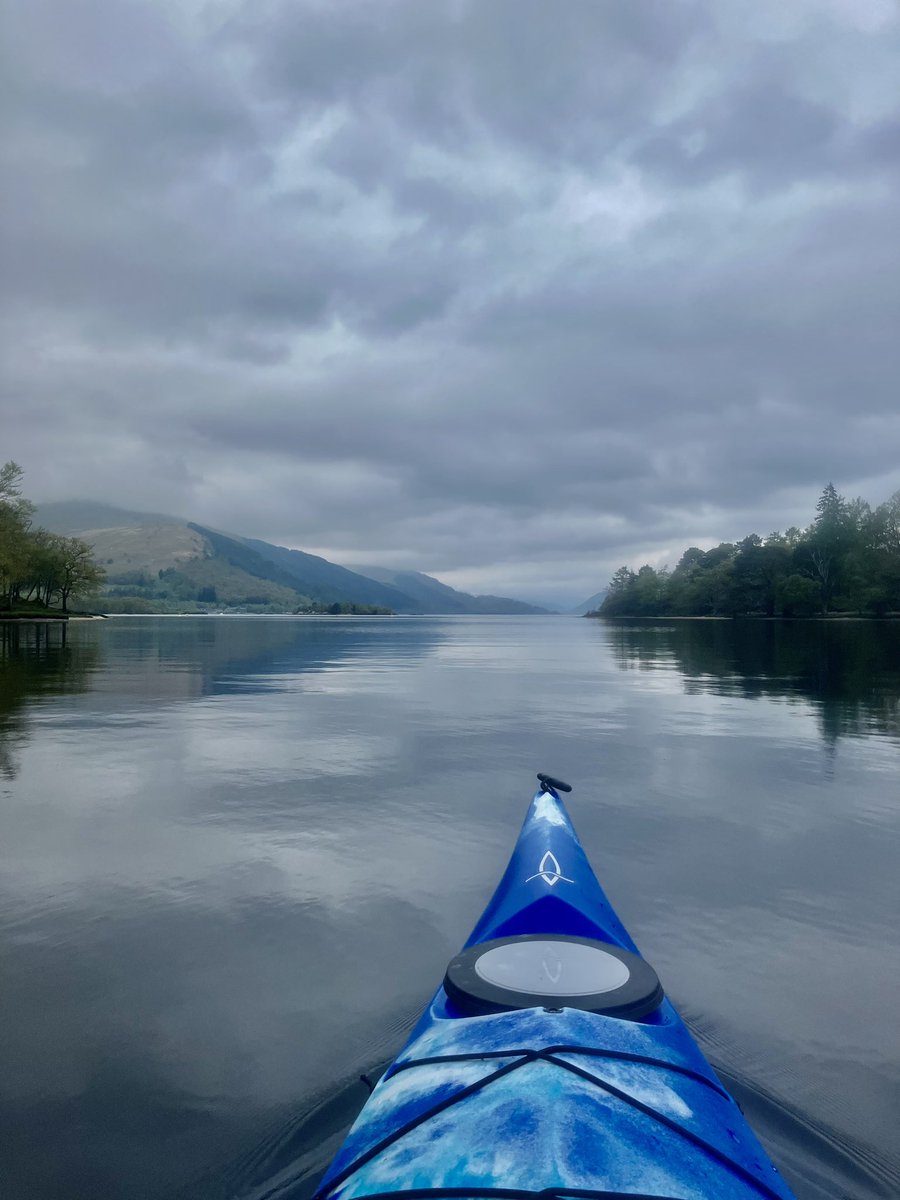 AlexMacD19's tweet photo. Out for a paddle, then meet some friends &amp; get a burger 🍔 top day 👍🏻
@VisitScotland @lomondtrossachs @daggerkayaks https://t.co/Ep3HiZQgV8