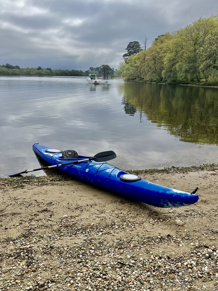 AlexMacD19's tweet photo. Out for a paddle, then meet some friends &amp; get a burger 🍔 top day 👍🏻
@VisitScotland @lomondtrossachs @daggerkayaks https://t.co/Ep3HiZQgV8