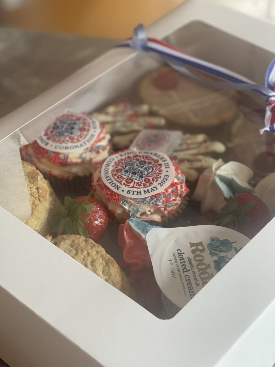 Well helllooooooooo <a href="/cakeupnorth/">Vikki CAKE UP NORTH</a> 🥰