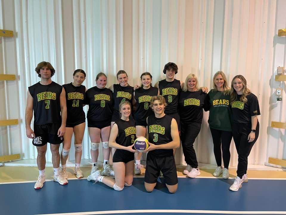 A group of our Senior Bears at yesterday’s co-ed volleyball tournament at <a href="/LaurentianU/">Laurentian University - Université Laurentienne</a>. Let’s go, Bears! 🐻 #sjshbears <a href="/npsc_schools/">NPSCDSB</a>