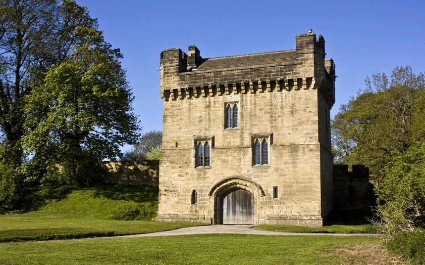 10 May 1644. James Graham, Marquis of Montrose, captures Morpeth after a siege of 20 days.
The Covenanter army, which was besieging York, is forced to send 1000 troops north to protect supply lines.