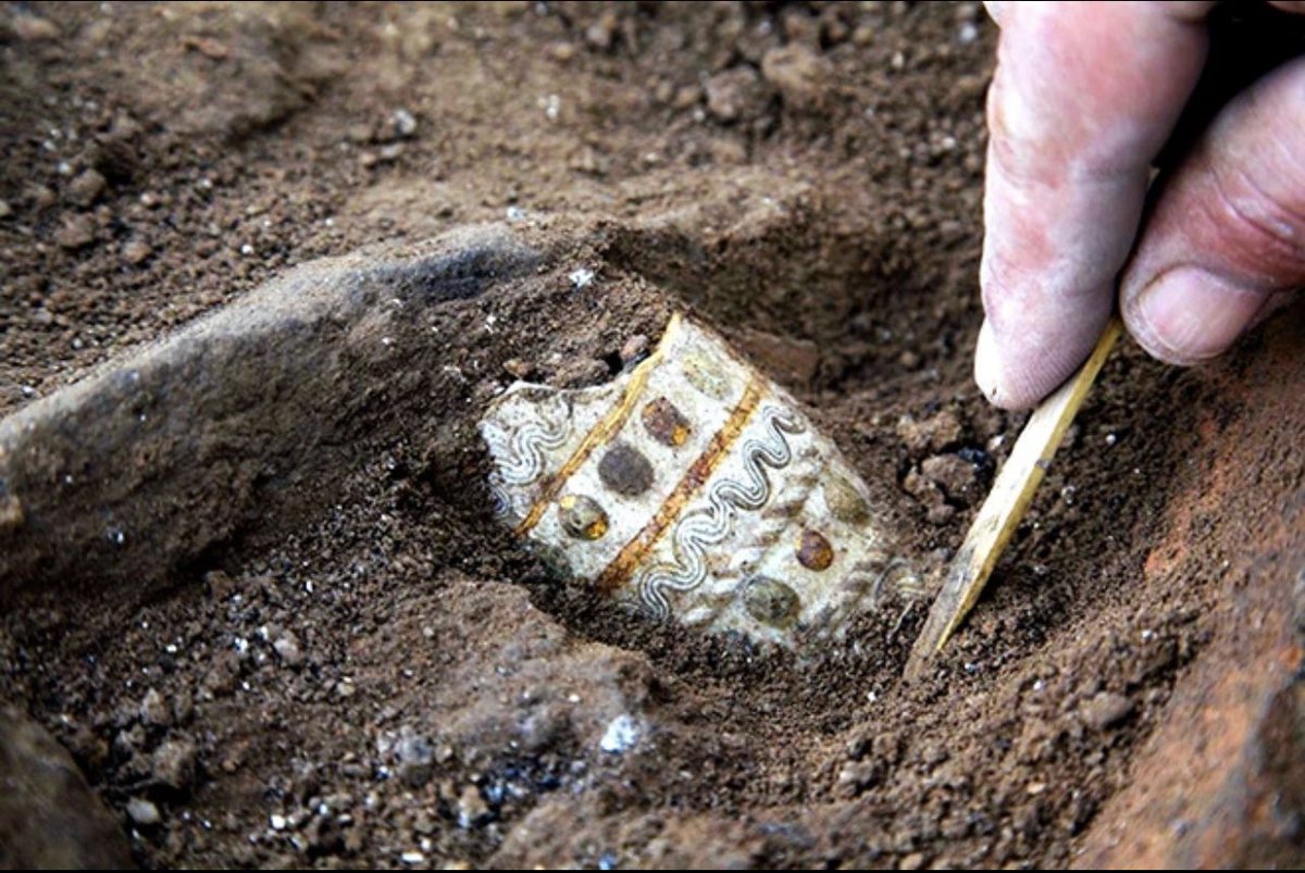 PeopleOfAr's tweet photo. More evidence for the #Hurrian-#Hittite connection.
“There are only three other places in Hittite territory where Hurrian clay tablets have been unearthed, all of which are known to have been closely associated with the Hittite royal family.” https://t.co/yJAeoyqTnH
