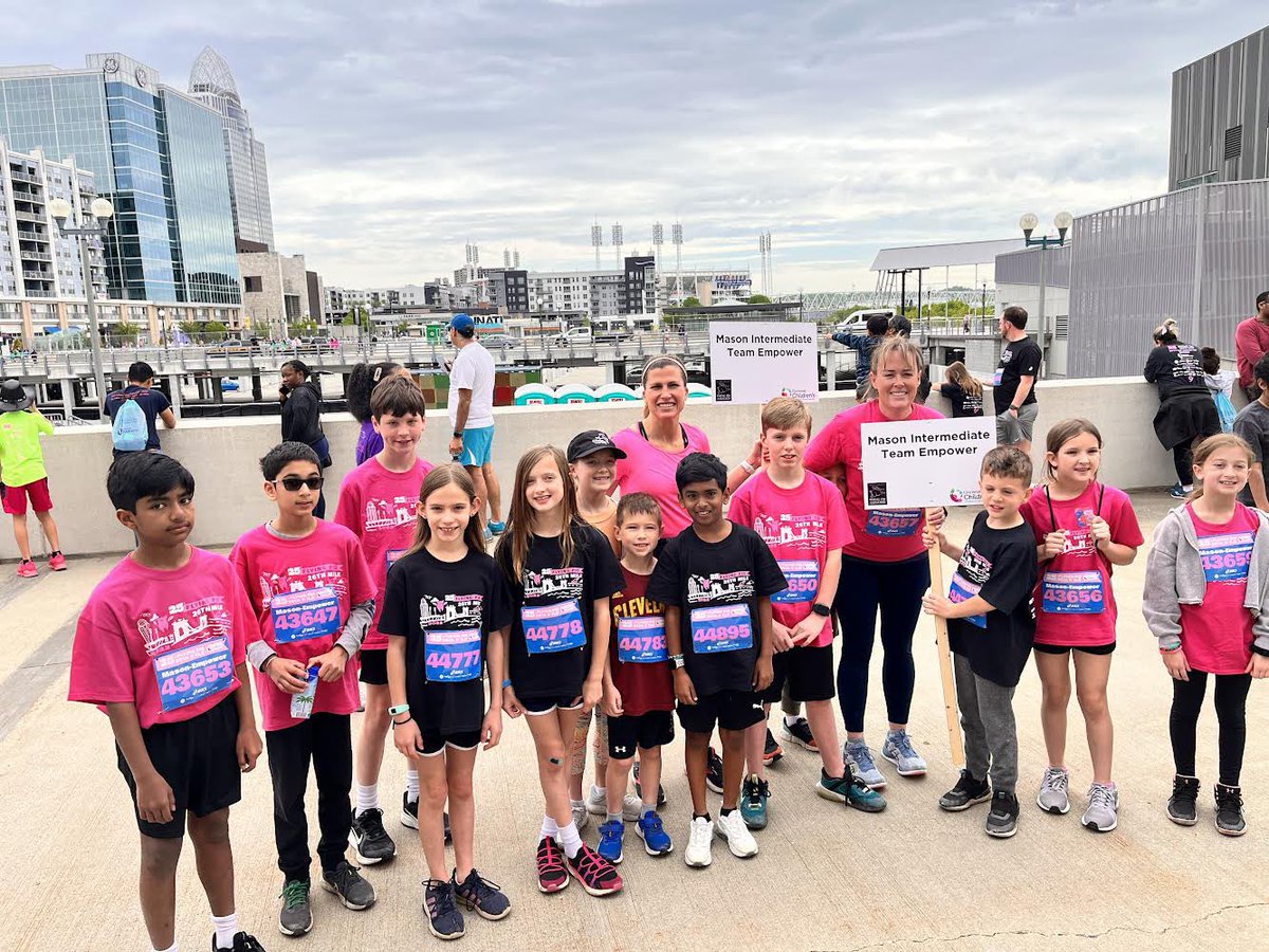 AmyPerry00's tweet photo. #empowermi 5th graders conquered today! So happy to see all the @RunFlyingPig 26th mile participants in Cincinnati! @avprice3 #mistrong @LittyMathaiEDU @MrsStrancarMECC https://t.co/asaZDA3tP5