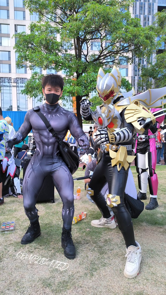 It'scomplicated tweet media