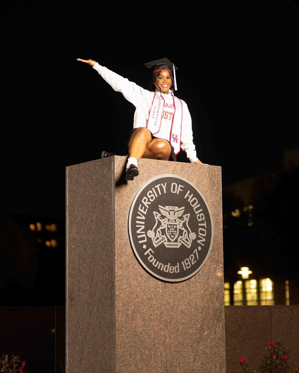 naturallynxncy's tweet photo. Safe to say i earned it 🎓

Bachelors of science in Public Health, Minor in Business Administration ✅

May 13th, 7pm👩🏽‍🎓 https://t.co/JfF7VuffWX