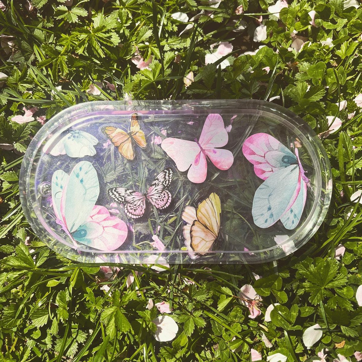 Need something to roll on? Something to place your jewelry/small items? Check out this beautiful tray! 

“BufferflyLuvs” mini tray is NOW available🦋💕✨

Price: $15 with a $5 shipping fee!
 #resintray #resinrollingtray #rollingtray  #butterfly #supportsmallbusiness #420community