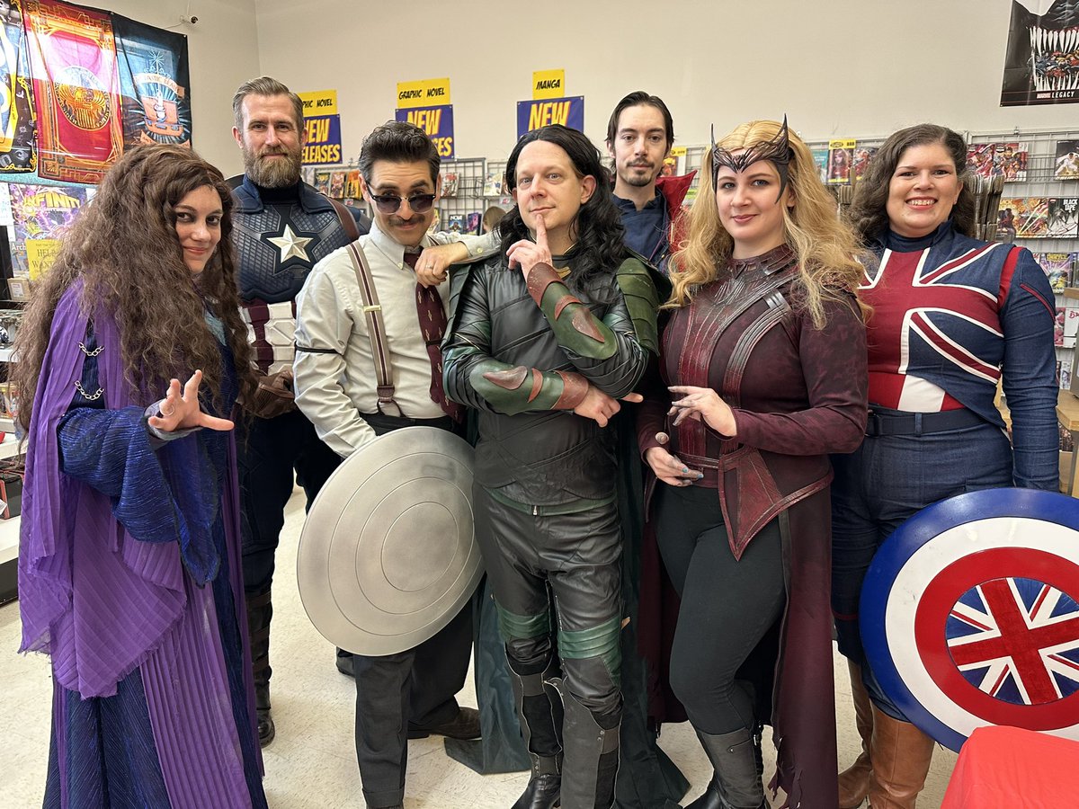 SandyFoxWorld's tweet photo. Had a blast at #FreeComicBookDay @ndcomics Thank you to The Pittsburgh Avengers and everyone who came out today!! New Dimension Comics is the best!!#newdimensioncomics #Marvel #MarvelComics #Avengers https://t.co/3s78avs6DX