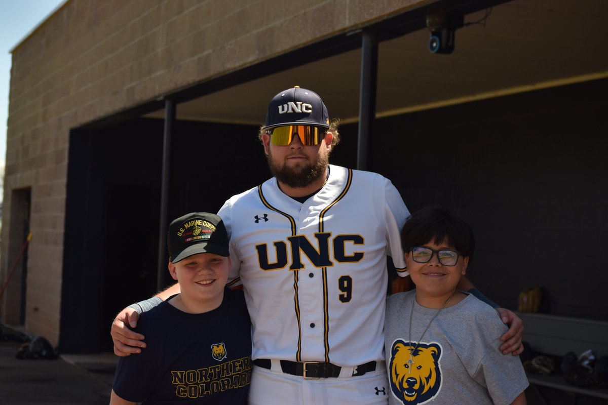 UNC_BearsBSB's tweet image. We had some special friends from Jackson Elementary throw out today's first pitches for Kids Day!

#GetUpGreeley🐻⚾️