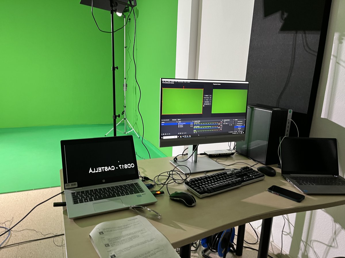 salvicanadell's tweet photo. L’ús del croma ens ha permès enriquir la presentació dels ODS centrant-nos en l'oralitat 🗣️per aconseguir un enregistrament clar i ben fet 🎥👌🏻. Elaborar productes audiovisuals ens pot ajudar a desenvolupar la competència en comunicació lingüística i les habilitats comunicatives https://t.co/dQrT0Mo70F