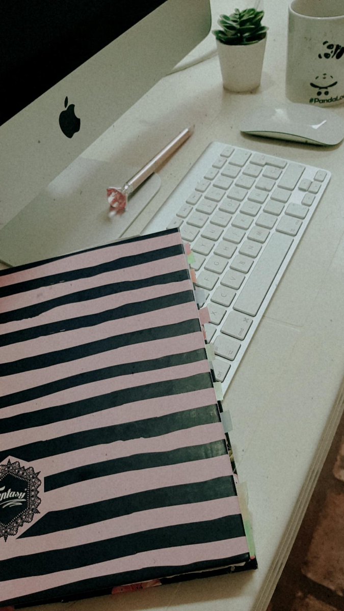 Deazujua's tweet photo. #LaNiñade13 tuvo visita hoy de al menos 12 compañeros del colegio. Un grupito de 4 después de hacer el #Tourhouse le dijo: me quiero quedar a vivir aquí, tu casa es muy #pinterest y tu mamá muy aesthetic 💁🏻♀️
Los comentarios de siempre, si soy 🤭 https://t.co/Mcn7KYhlyc