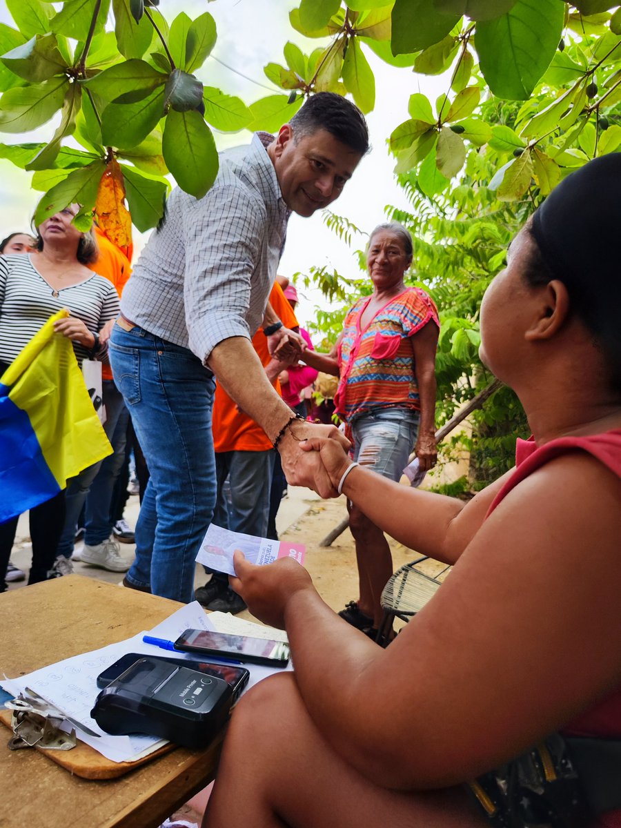 alejrinconesve's tweet photo. Desde la tierra del Gran Mariscal de Ayacucho comienza esta gran gesta.

Así como paso en Barinas, vamos a conquistar Venezuela.

#SiBarinasPudoSucrePuede https://t.co/RX8Hl2FQuE