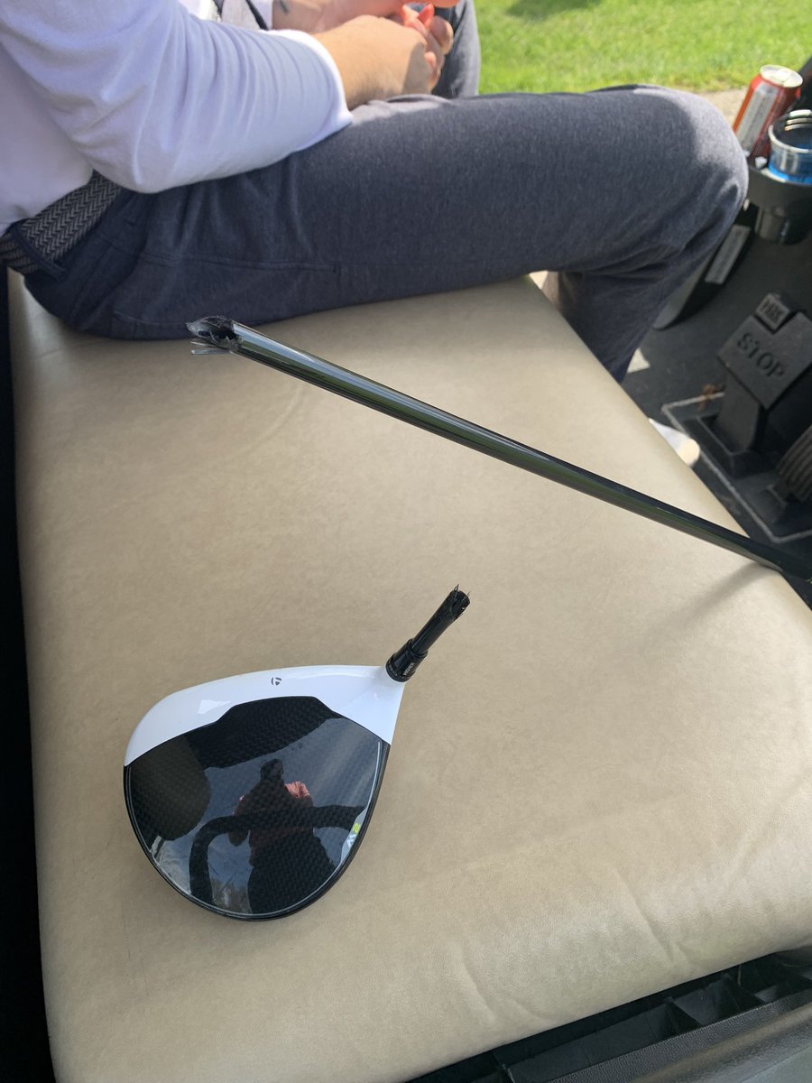 El_Duderinooo_'s tweet photo. Hey @TaylorMadeGolf. Explain how my driver snapped like this after a normal swing!? This doesn’t look normal!! https://t.co/IDTJnwKJ7d