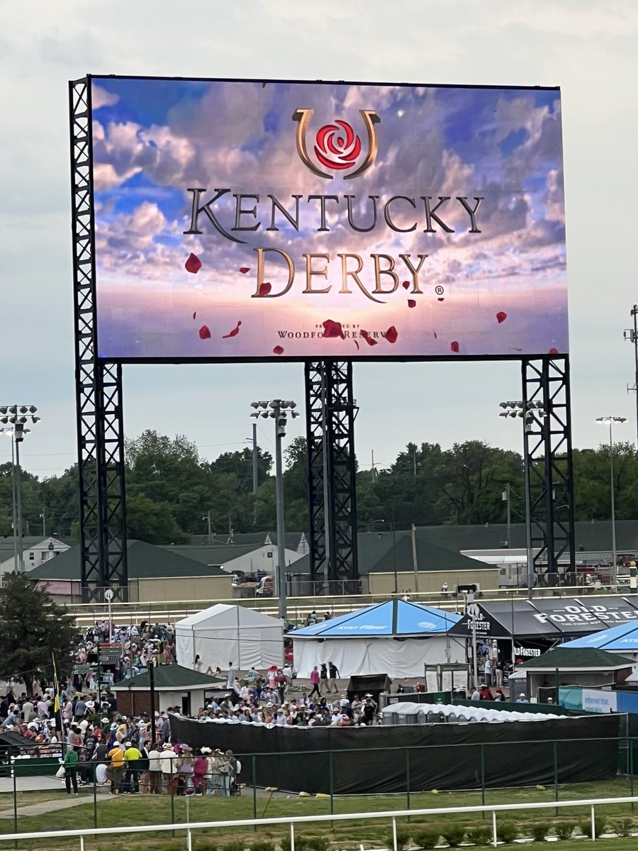 michaelwbowling's tweet photo. @KentuckyDerby love the screen saver ! https://t.co/DR626ulK3C