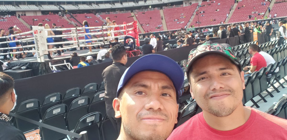 Emmanuel_Eslava's tweet photo. Ya listos  para a @Canelo  vs Ryder https://t.co/TO7cuz2nls