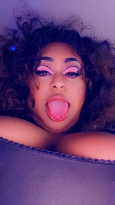 🆓 I know y&rsquo;all like free so go subscribe https://t.co/FWLNh5f1Gw   #thick #effyourbeautystandards #bbwqueen<a href="/tag/thick"class="tags"><span>#thick</span></a><a href="/tag/fatgirl"class="tags"><span>#fatgirl</span></a><a href="/tag/effyourbeautystandards"class="tags"><span>#effyourbeautystandards</span></a><a href="/tag/nsfw"class="tags"><span>#nsfw</span></a>